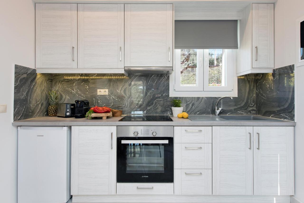 Ad Homes