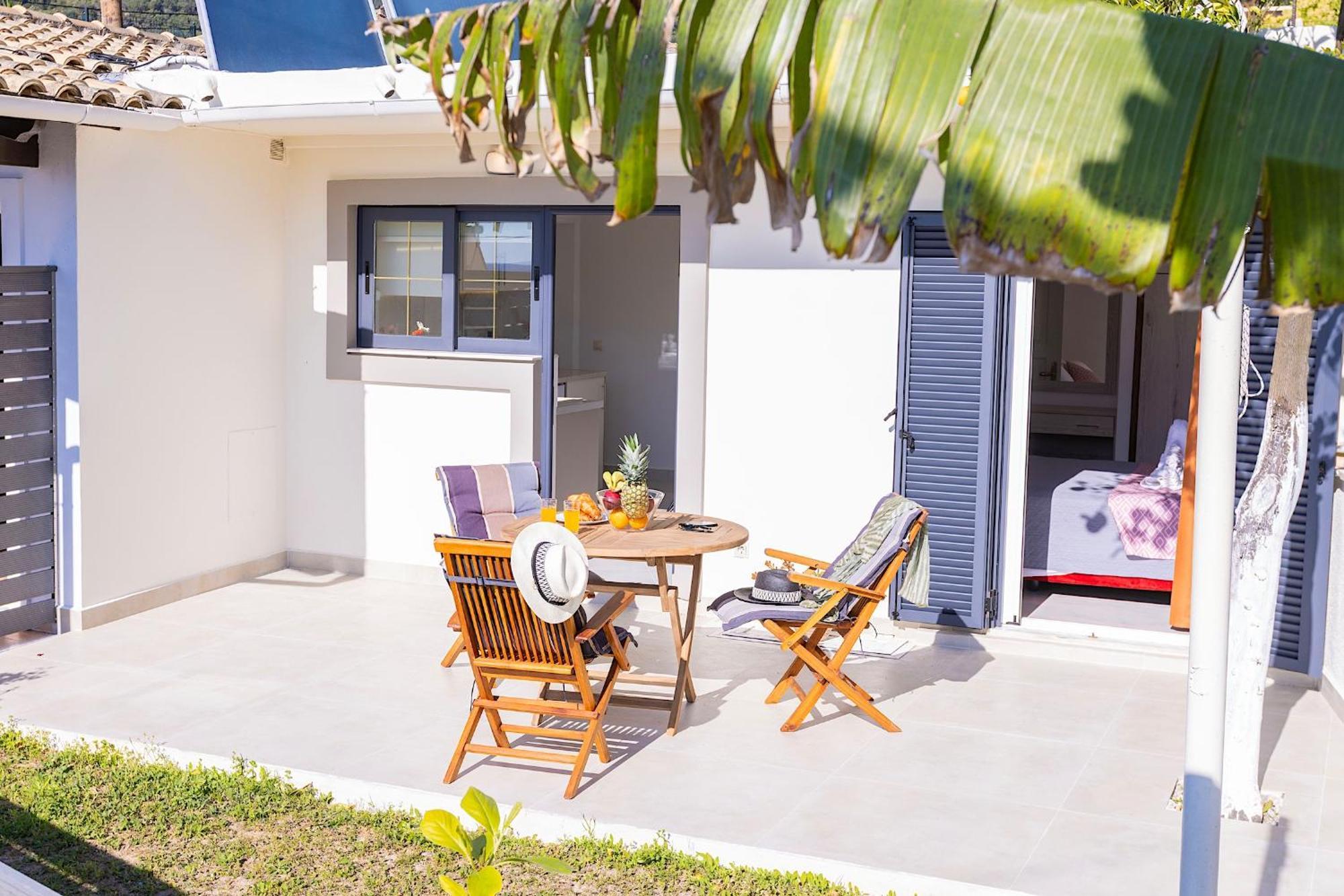 Ad Homes